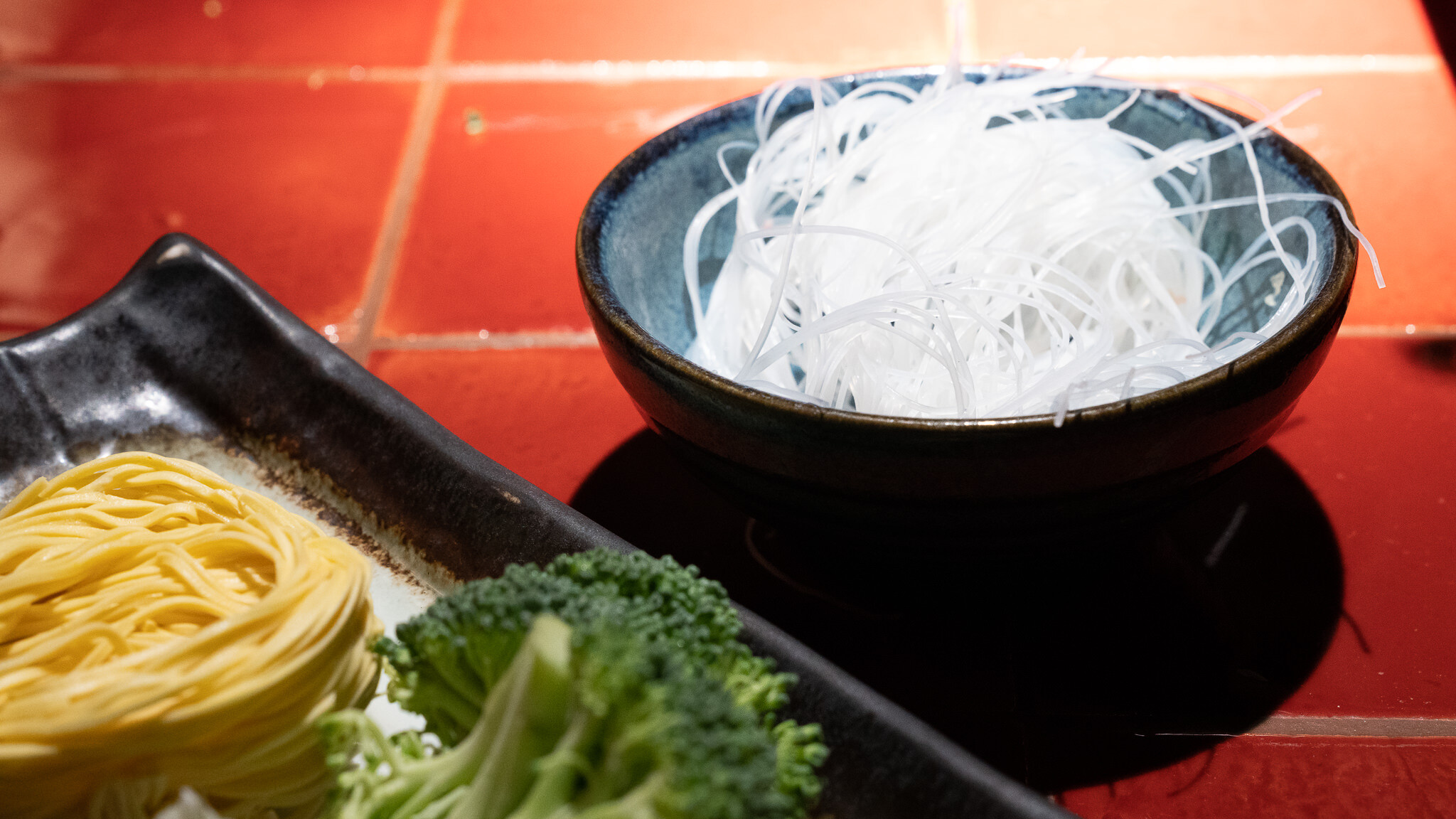 Glasnudeln, Chinesische Nudeln und Broccoli im CHOIS Hotpot & Lounge